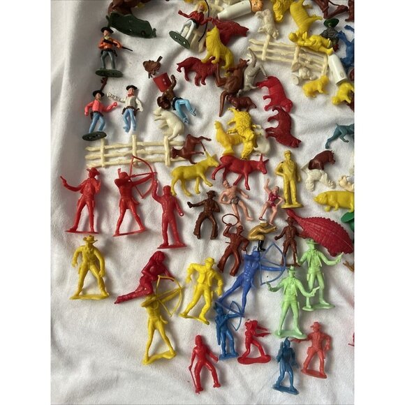 Vintage Rubber Plastic Cowboys Mix Indians Figure Collection LOT 1960's Animals - Picture 2 of 16